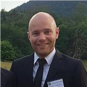 J’accompagne votre enfant afin de l’aider à développer l’envie d’apprendre.
Il s’agit de lui permettre de s’approprier les notions du cours, en utilisant la capacité d’apprendre inhérente à chaque enfant. Cela est fait grâce à un processus unique, ludiqu